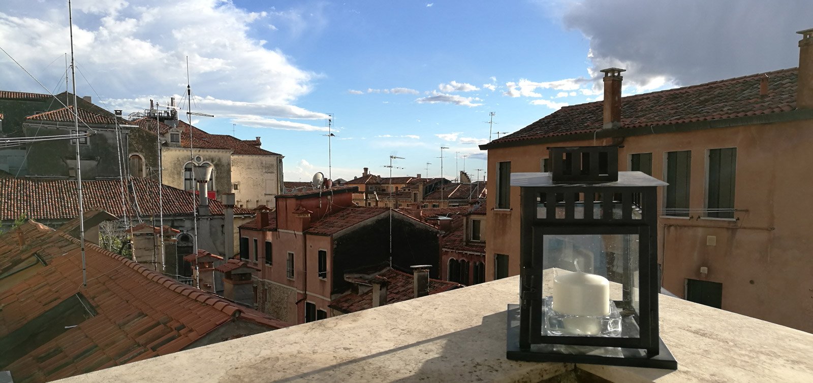 DINNER ON THE ROOF